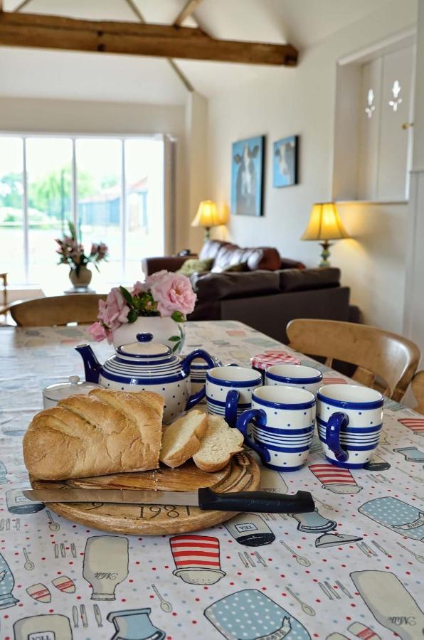 סאקסמונדהם East Green Farm Cottages - The Granary מראה חיצוני תמונה