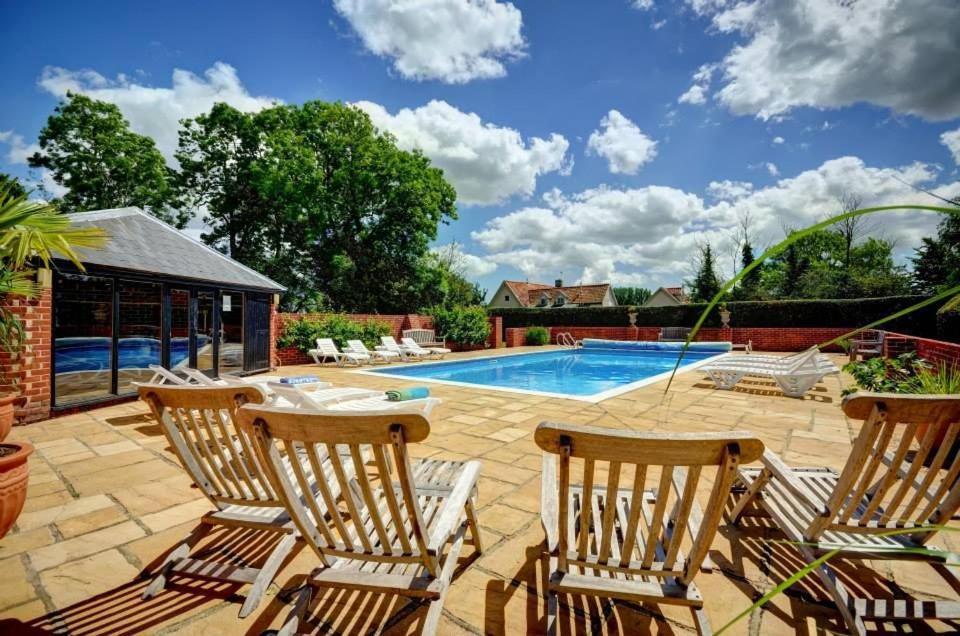 סאקסמונדהם East Green Farm Cottages - The Granary מראה חיצוני תמונה