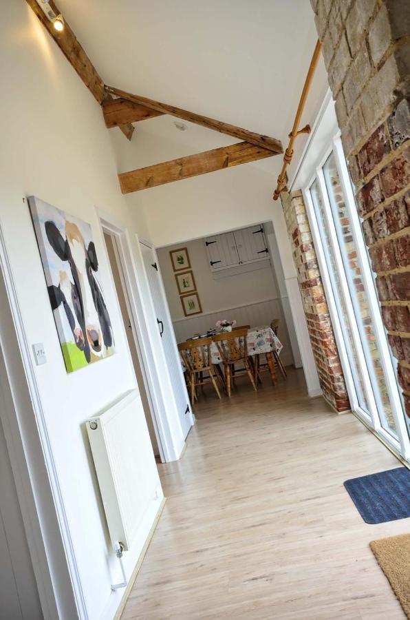 סאקסמונדהם East Green Farm Cottages - The Granary מראה חיצוני תמונה