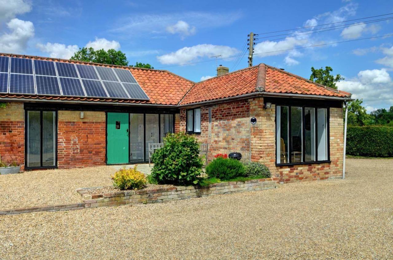 סאקסמונדהם East Green Farm Cottages - The Granary מראה חיצוני תמונה
