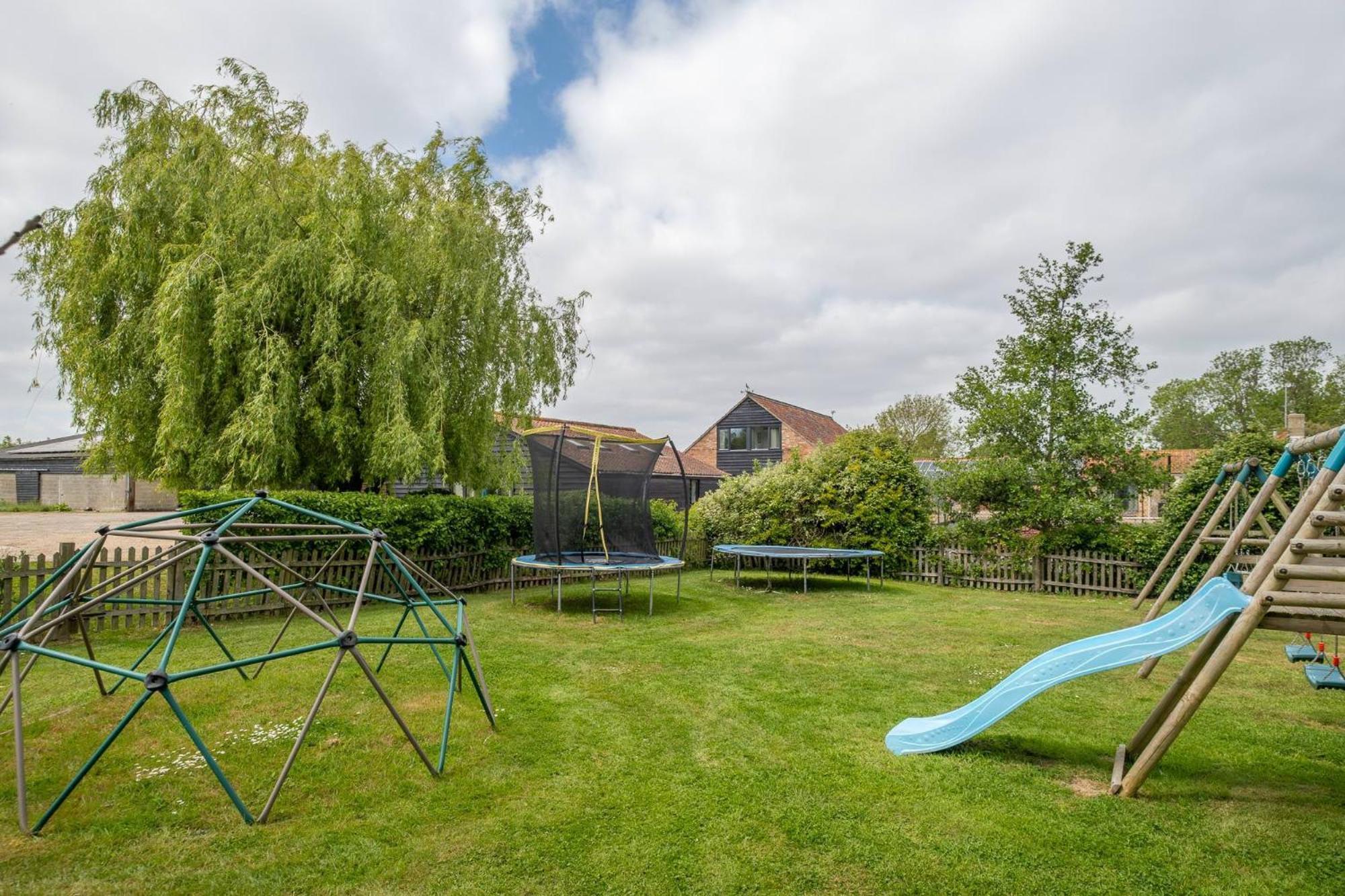 סאקסמונדהם East Green Farm Cottages - The Granary מראה חיצוני תמונה